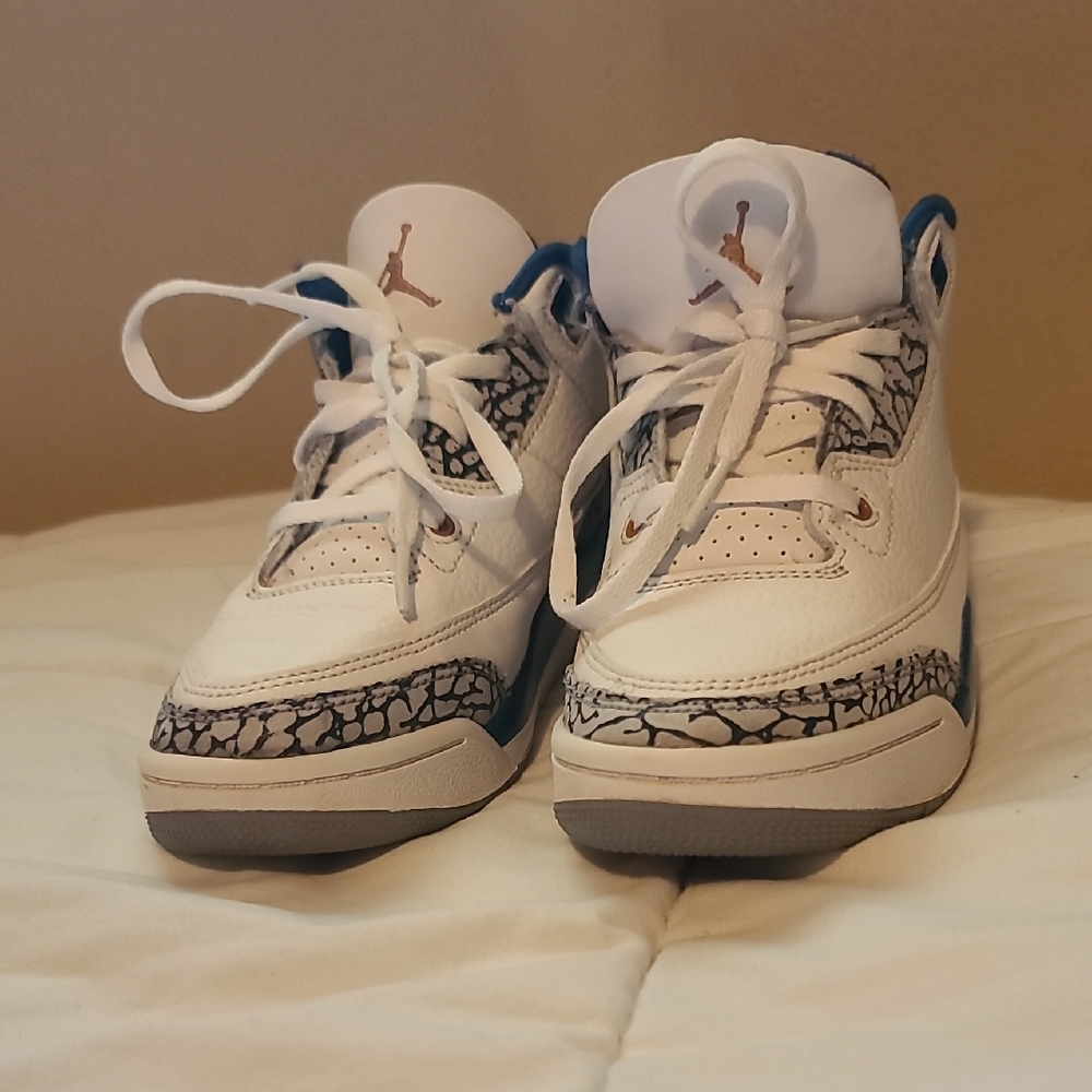 Jordan White and Blue Sneakers for Everyday Style